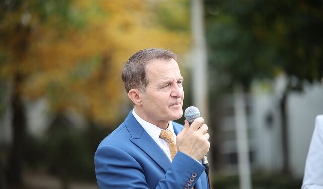 Ferit Idrizi betohet sot si i pari i Vushtrrisë