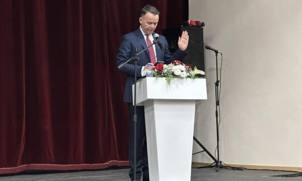 Betohet Faton Peci, merr zyrtarisht drejtimin e Mitrovicës së Jugut
