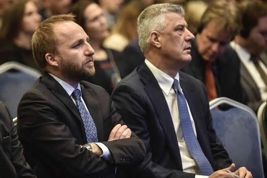 Abelard Tahiri bisedon me Hashim Thaçin në telefon: E njoftova që nesër të gjithë shqiptarët janë në Shkup