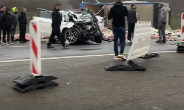 Aksidenti fatal në autostradë, raportohet se përveç shoferes ka vdekur edhe pasagjerja, të dyja nga Shqipëria