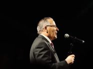 Bedri Hamza prezanton këngën e fushatës “We Rise Together”, të gjeneruar nga Inteligjenca Artificiale