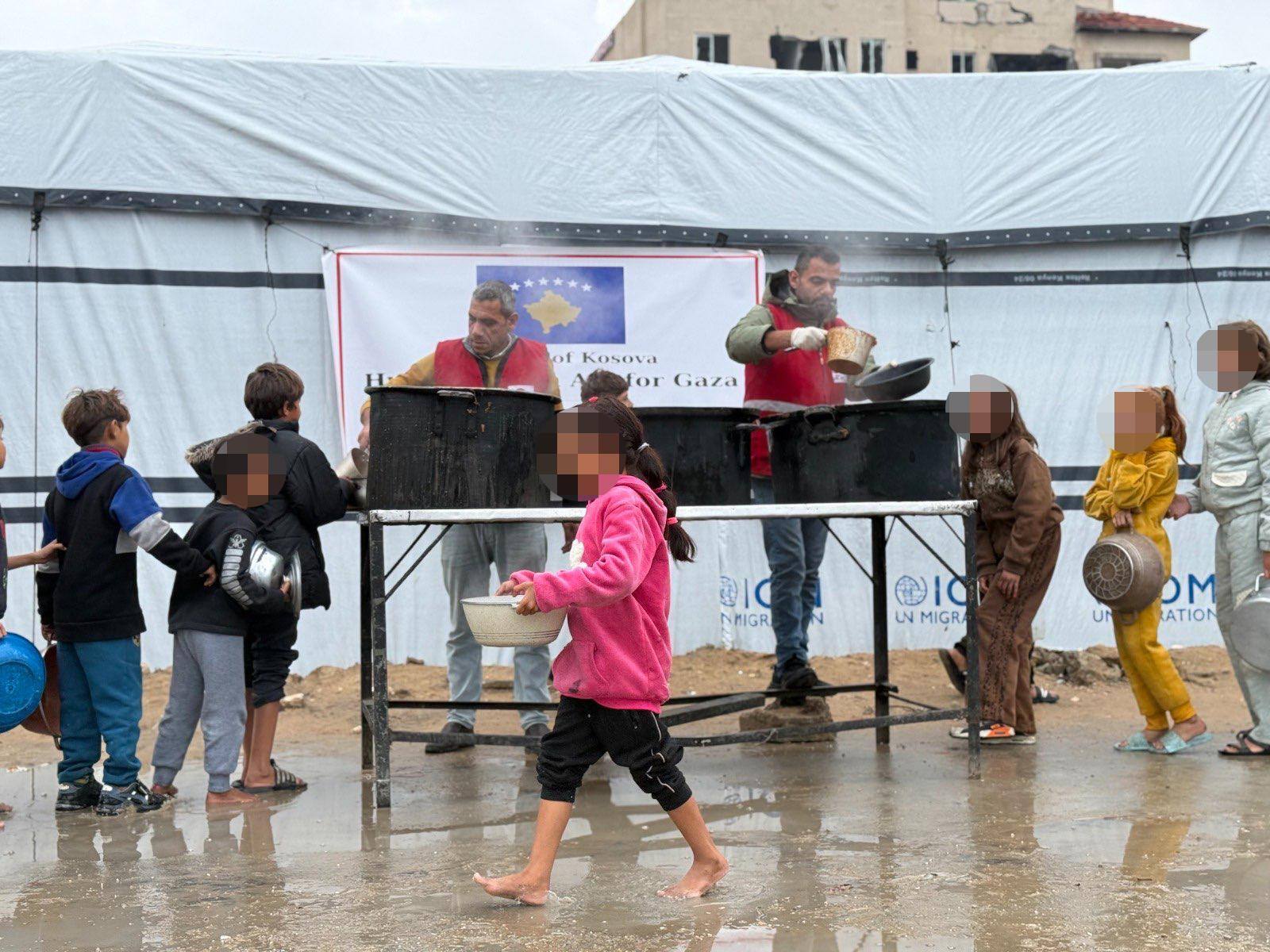 Kosova dërgon ndihmë humanitare në Gaza, Gërvalla: Ka nisur shpërndarja për familjet në nevojë