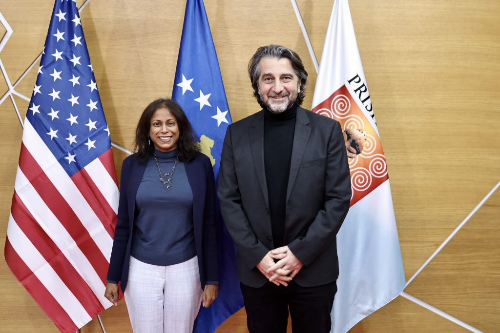 Prattipati takohet me Ramën, vlerëson rolin e Prishtines si kryeqytet