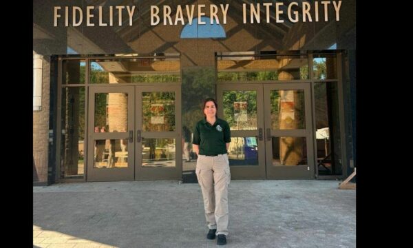 Ambasada e SHBA-së uron Majoren Luljeta Mehmeti–Quigley për diplomimin në Akademinë e FBI-së