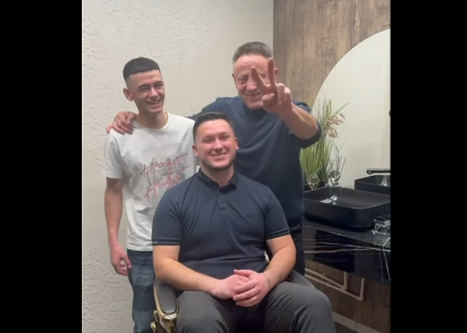 Gani Dreshaj i çon selam Daut Haradinajt nga berberi i përbashkët