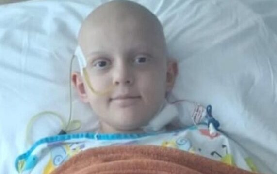 Kërkohet ndihmë për tetëvjeçaren nga Drenasi që po përballet me kancer