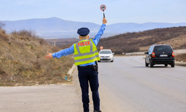 Policia shqipton gati 1 mijë e 900 gjoba trafiku brenda 24 orëve të fundit