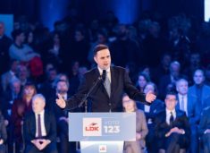 Abdixhiku për të posadiplomuarit: Për herë të parë në historinë e Kosovës do t’u garantojmë punësim me pagë 500 euro