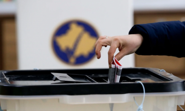 Serbia provon të ndërhyjë në zgjedhjet e 28 dhjetorit, fton serbët e zhvendosur të votojnë, vendoset një linjë telefoni në shërbim