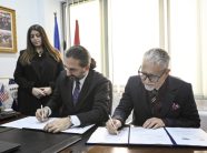 Nënshkruhet marrëveshja 2.5 milionë euro mes Ministrisë së Shëndetësisë dhe Komunës së Fushë Kosovës për ndërtimin e QKMF-së