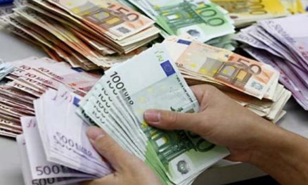 Remitencat e diasporës: Në Kosovë u dërguan 1.32 miliardë euro gjatë vitit 2024
