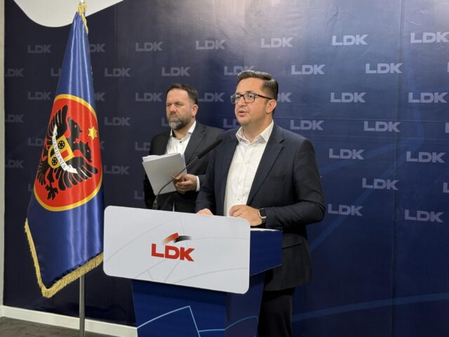 Mustafa për skandalin me emërimin e Faruk Mujkës në Ibër Lepenc: Me këtë parti në pushtet, skandalet nuk kanë të ndalur