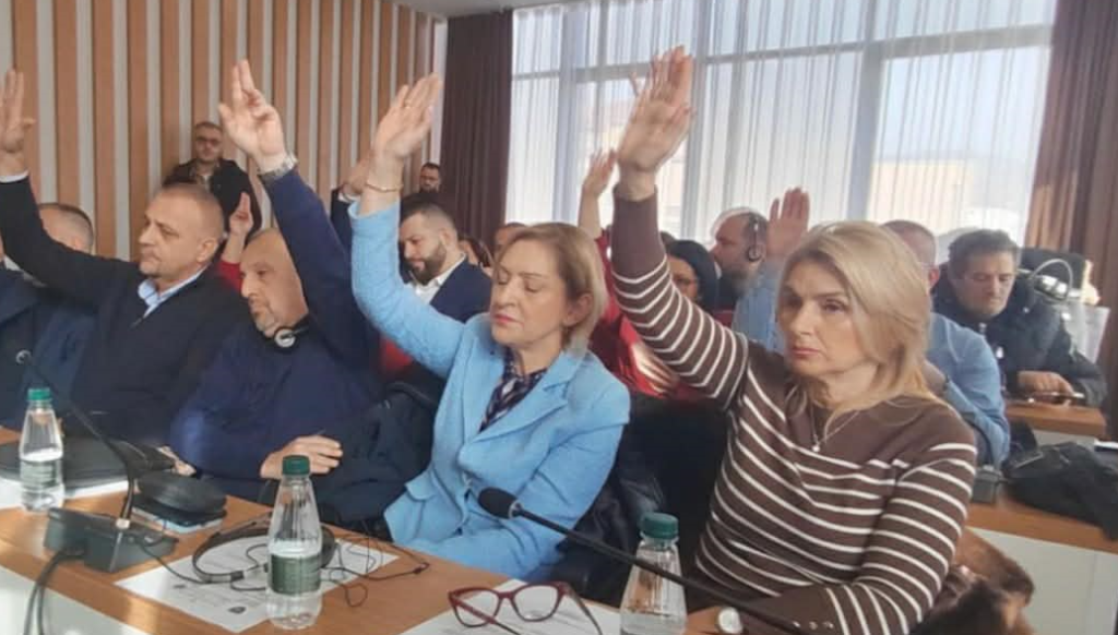 Albatros Rexhaj: Dalja e Mitrovicës së Veriut nga Asociacioni, mesazh politik që sfidon bashkëjetesën institucionale