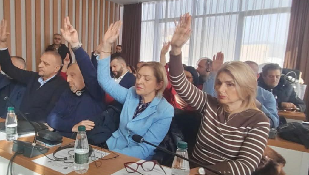 Albatros Rexhaj: Dalja e Mitrovicës së Veriut nga Asociacioni, mesazh politik që sfidon bashkëjetesën institucionale