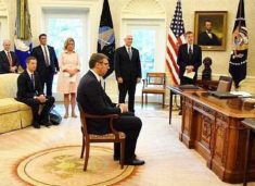 Vijesti: Vuçiq u përpoq ta përfshinte presidentin amerikan në një skandal të madh korruptiv, projekti përfundon në dështim