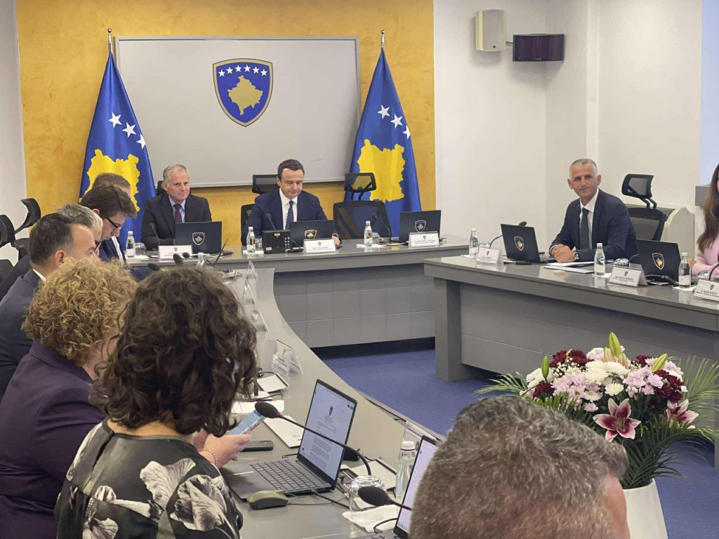 Mblidhet Qeveria në detyrë