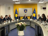 Kurti mirëpret heqjen e masave të BE-së: Kosova nuk ishte shkaktare e eskalimit të situatës