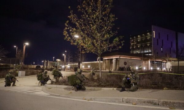 Ambasada amerikane e quan sukses të madh ushtrimin e përbashkët me Policinë, publikon fotografi të aksionit