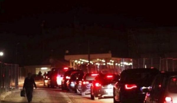 Mërgimtarët ia mësyjnë Kosovës, pritjet në Jarinje deri në 2 orë