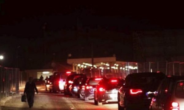 Mërgimtarët ia mësyjnë Kosovës, pritjet në Jarinje deri në 2 orë