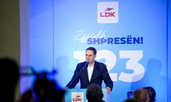 Abdixhiku: Kosova ka nevojë për qetësi, drejtësi e punë që bashkojnë, jo për improvizime e politika që ndajnë