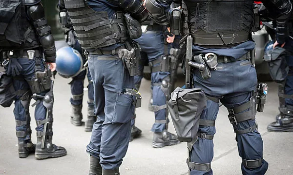 Arrestohet një kosovar në Zvicër, dyshohet se bashkë me dy persona tjerë rrahën një politikan