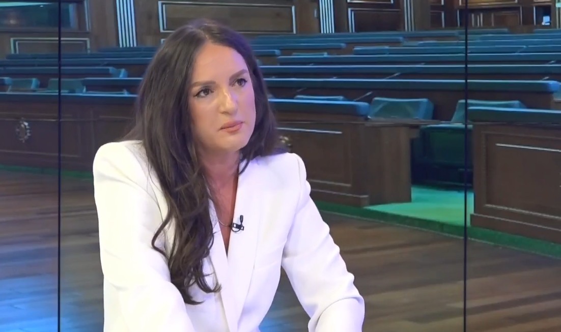 E degraduan në pozitë, Blerta Foniqi fiton betejën me RTK-në: Inspektorati urdhëron që ajo të kthehet si redaktore në lajmet qendrore