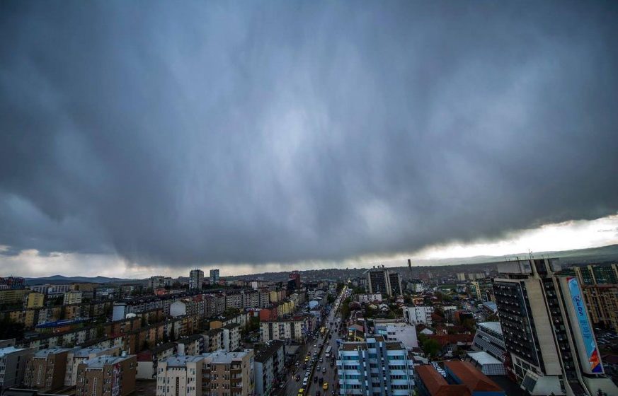 Moti sot: I vranët dhe me riga shiu