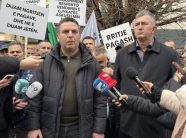 Punëtorët e KEK-ut protestojnë, demantojnë deklaratën e Kryeshefit për pagat
