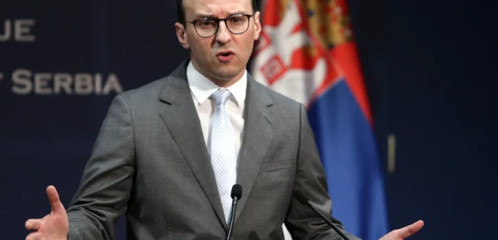 Serbia hap konkurs për punësime në institucionet paralele serbe në Kosovë