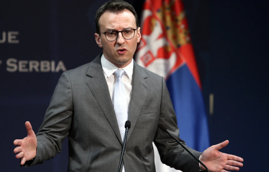 Serbia hap konkurs për punësime në institucionet paralele serbe në Kosovë