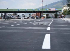 Afro 1 orë pritjet e mërgimtarëve për të hyrë në Kosovë