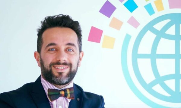 Muharremi: Albin Kurtin e korruptoi dëshira për pushtet absolut, po bën korrupsion elektoral