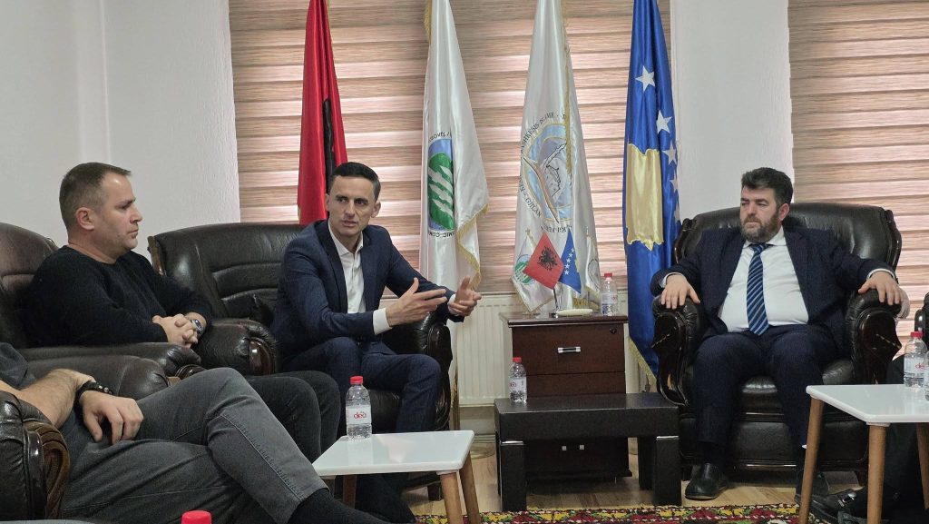 Luan Aliu takon kryetarin e Bashkësisë Islame në Gjilan, diskutohet për nevojat dhe sfidat e komunitetit