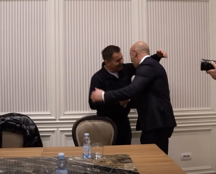 Haradinaj takohet me Afrim Muqiqin: AAK krah artistëve