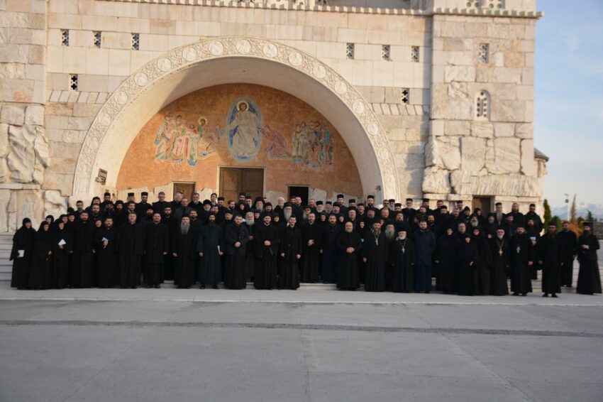 Arrestohet prifti i MCP-së në Mal të Zi, dyshohet për abuzim seksual me të mitur