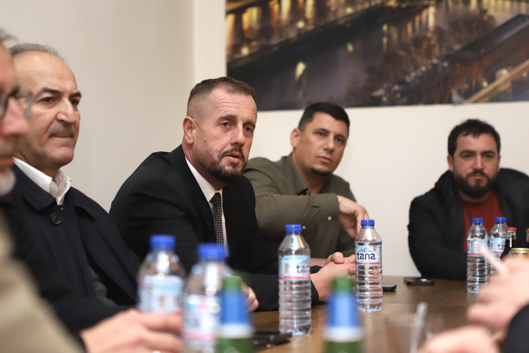 Arben Gega: Duhet të respektojmë komandantët dhe veprimtarët e çështjes kombëtare