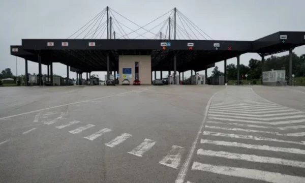 S’ka pritje të gjata për hyrje e dalje nga Kosova në pikat kufitare
