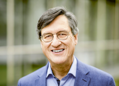 Presidenti i Liberal International mbështet Bedri Hamzën: Kosova ka nevojë për një kthesë evropiane, PDK-ja është zgjedhja