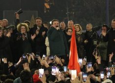 Politico: Zgjedhje pas krizës 1 vjeçare, partia e Kurtit e futi Kosovën në izolim më të thellë duke tensionuar raportet me SHBA e BE