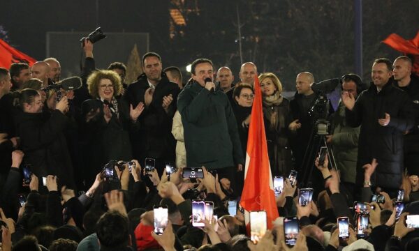 Politico: Zgjedhje pas krizës 1 vjeçare, partia e Kurtit e futi Kosovën në izolim më të thellë duke tensionuar raportet me SHBA e BE