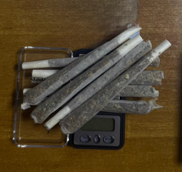 Shtërpcë: Policia gjen drogë në një veturë, ndalohet një 18-vjeçar