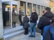 Radhë të gjata votuesish në Ambasadën e Kosovës në Shtutgart