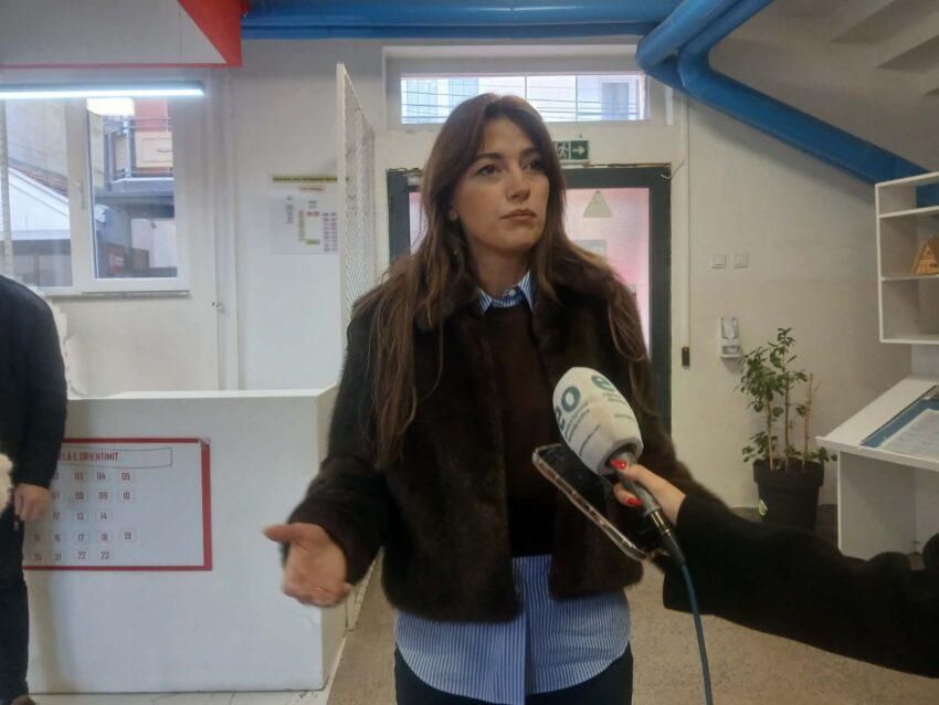 Albulena Haxhiu voton në Prishtinë, fton qytetarët të dalin në zgjedhje