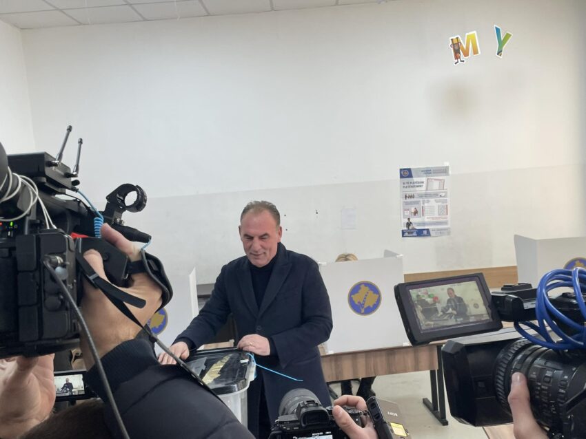 Limaj pas votimit: Dita e vendimmarrjes, qytetarët vendosin kujt do t’ia lënë në dorë shtetin