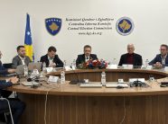 Mungesa e rrymës në disa qendra të votimit, Radoniqi: Nuk do të ndërpritet procesi i votimit, por nuk do të votohet në terr