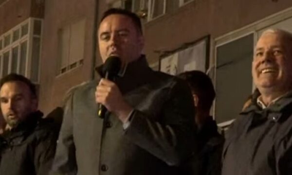 “Jemi të bekuar si popull që e kemi udhëheqës Albin Kurtin”, Glauk Konjufca me lëvdata për liderin para përkrahësve