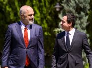 Rama uron Kurtin: Ky mandat të kthehet në sukses e mbarësi për Kosovën