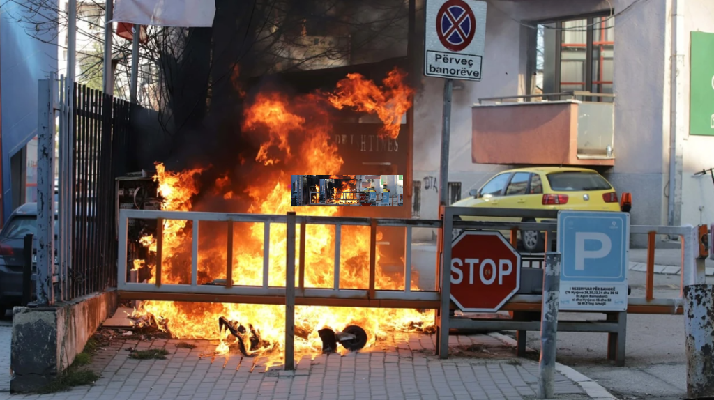 Zjarr afër kontejnerëve në rrugën “Qamil Hoxha” në Prishtinë