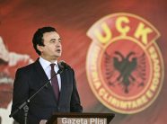 Albin Kurti uron Ditën e Veteranëve: Ju lumtë pushka luftëtarë